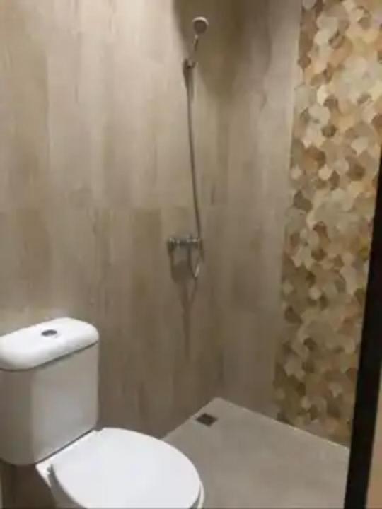 Phoenix Guest House Сурабая Экстерьер фото